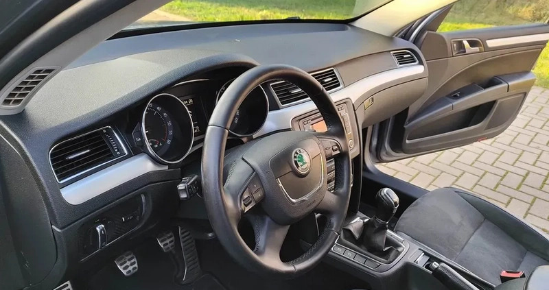 Skoda Superb cena 29900 przebieg: 208000, rok produkcji 2011 z Płock małe 704